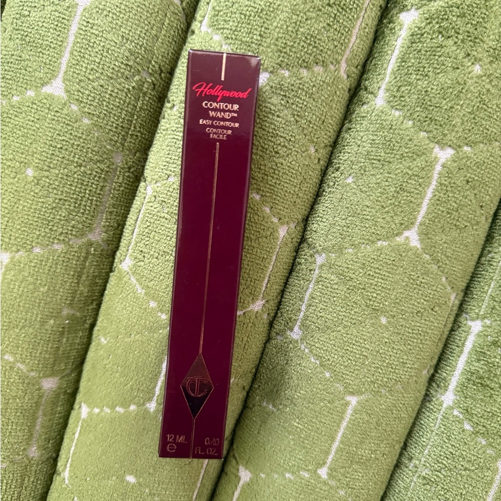 NWT Charlotte Tilbury Hollywood Contour Wand - medium-deep